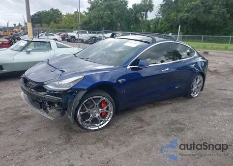 2019 Tesla Model 3 Long Range/Performance z USA, uszkodzony, nr VIN 5YJ3E1EB4KF441262